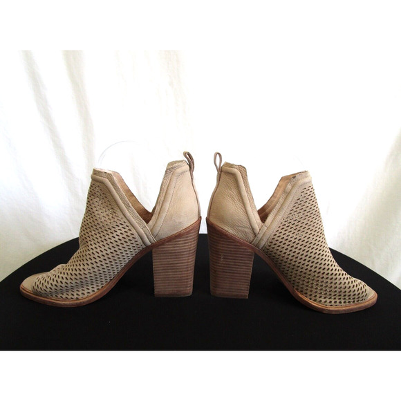 Vince Camuto Beige Perforated Suede High Heel Bootie Sandals Women Sz 9.5 M - Picture 6 of 15